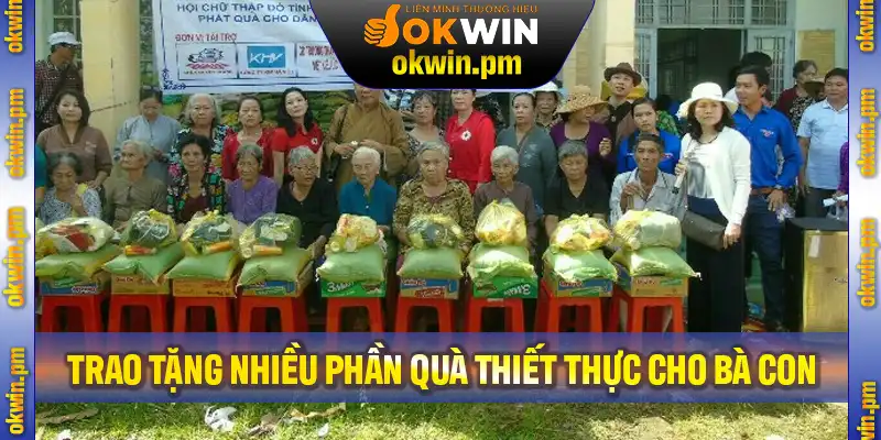 Trao tặng nhiều phần quà thiết thực cho bà con